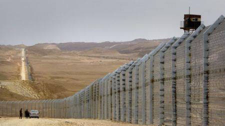 Israël achève la majeure partie de sa barrière frontalière avec l’Egypte